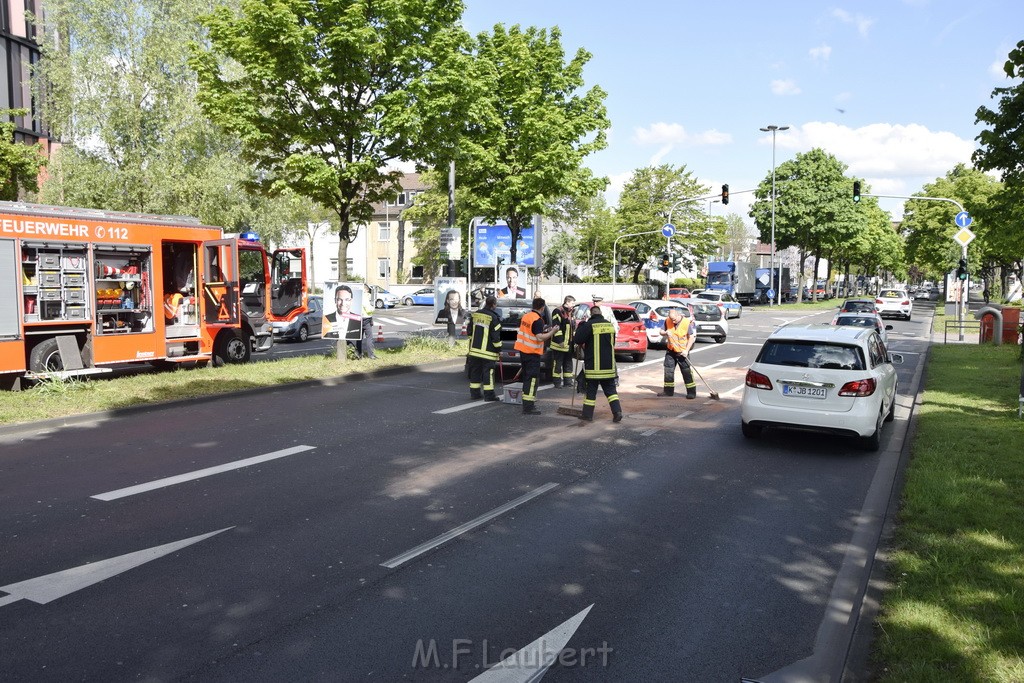 VU Koeln Bayenthal Schoenhauserstr Rheinuferstr P12.JPG - Miklos Laubert